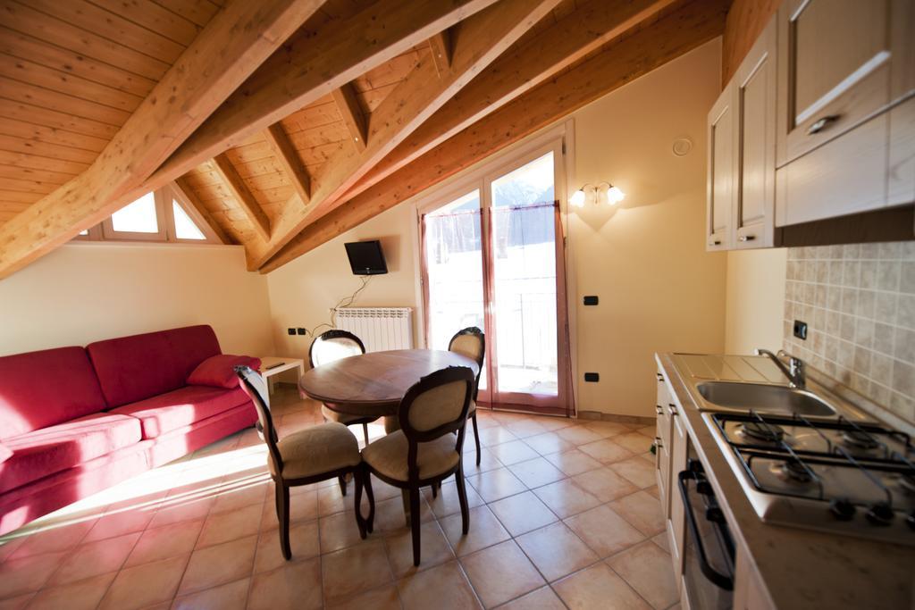Vezza dʼOglio Residence La Corte מראה חיצוני תמונה